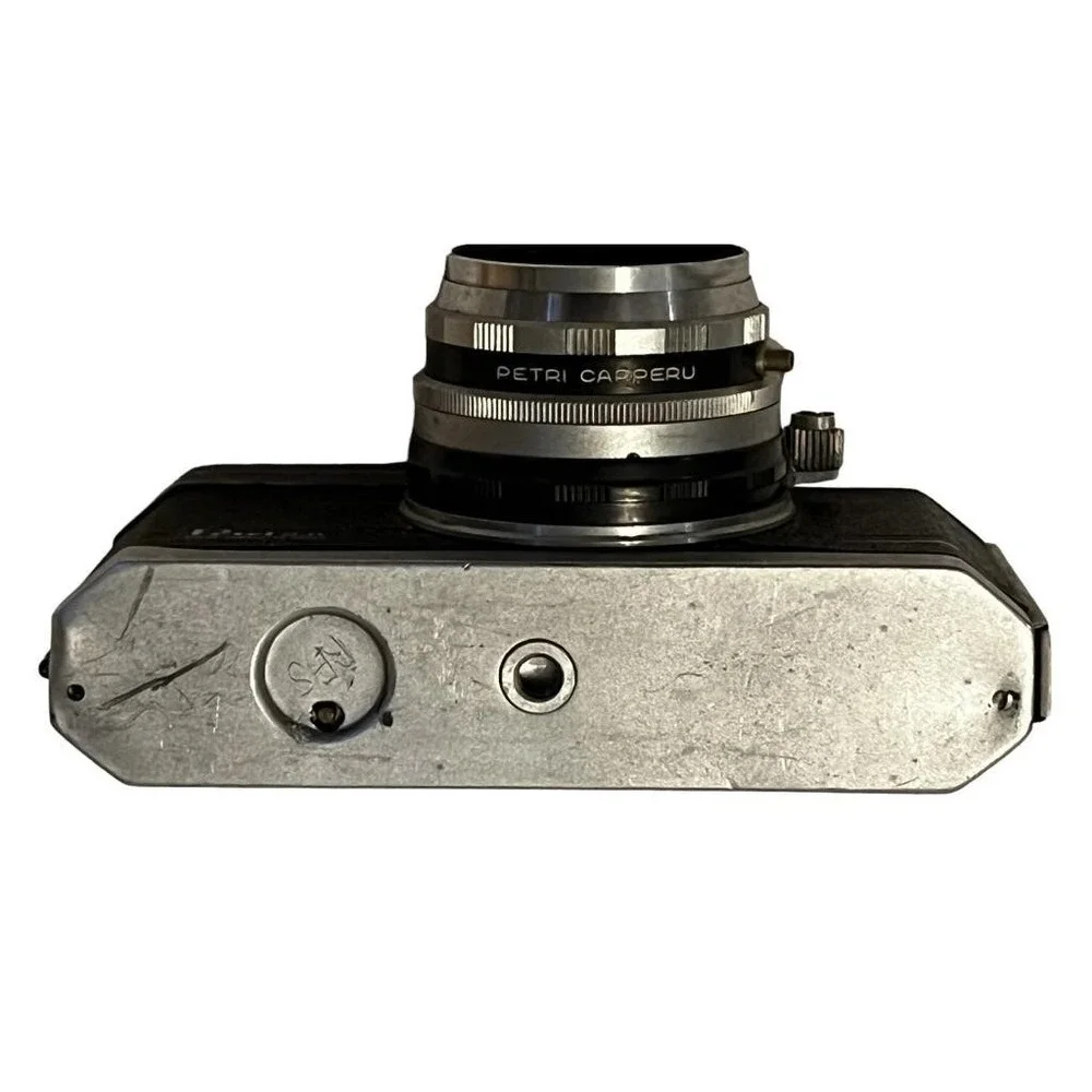 Petri 2.8 Color Corrected‎ Super 35mm Film Rangefinder film Camera- Parts Only